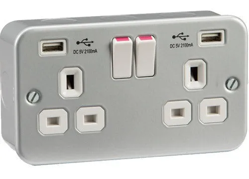 2G Switched Socket with Dual USB Charger (combined)