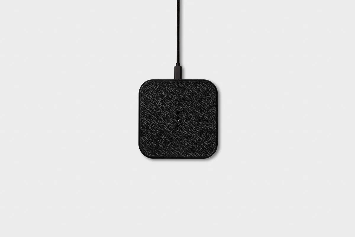 Courant Catch 1 Wireless Leather Charger in Black