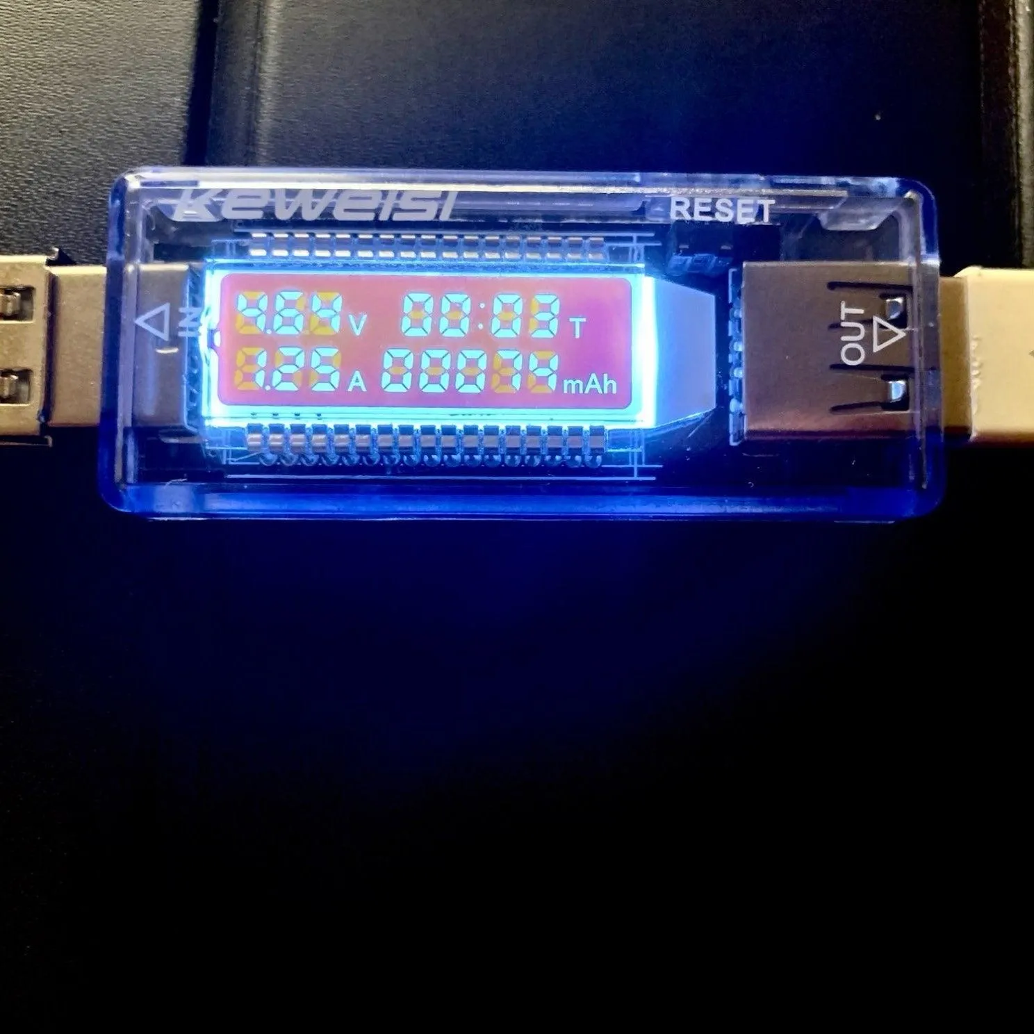 KEWEISI USB Tester: Tests 4-20V, 0-3A Check if your device or charger is working