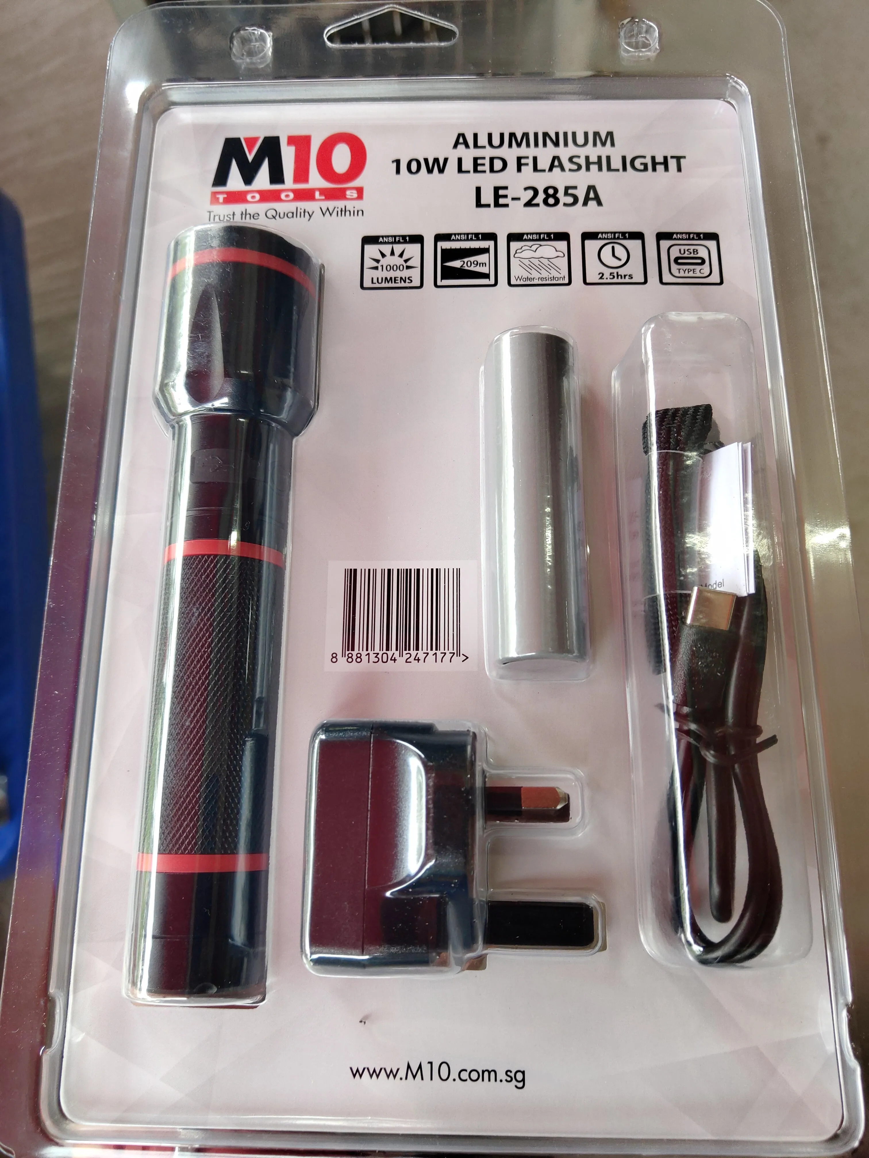 M10 10W LED Rechargeable Flashlight LE-285A (014-032-2855) | Model: LED-MLE285A