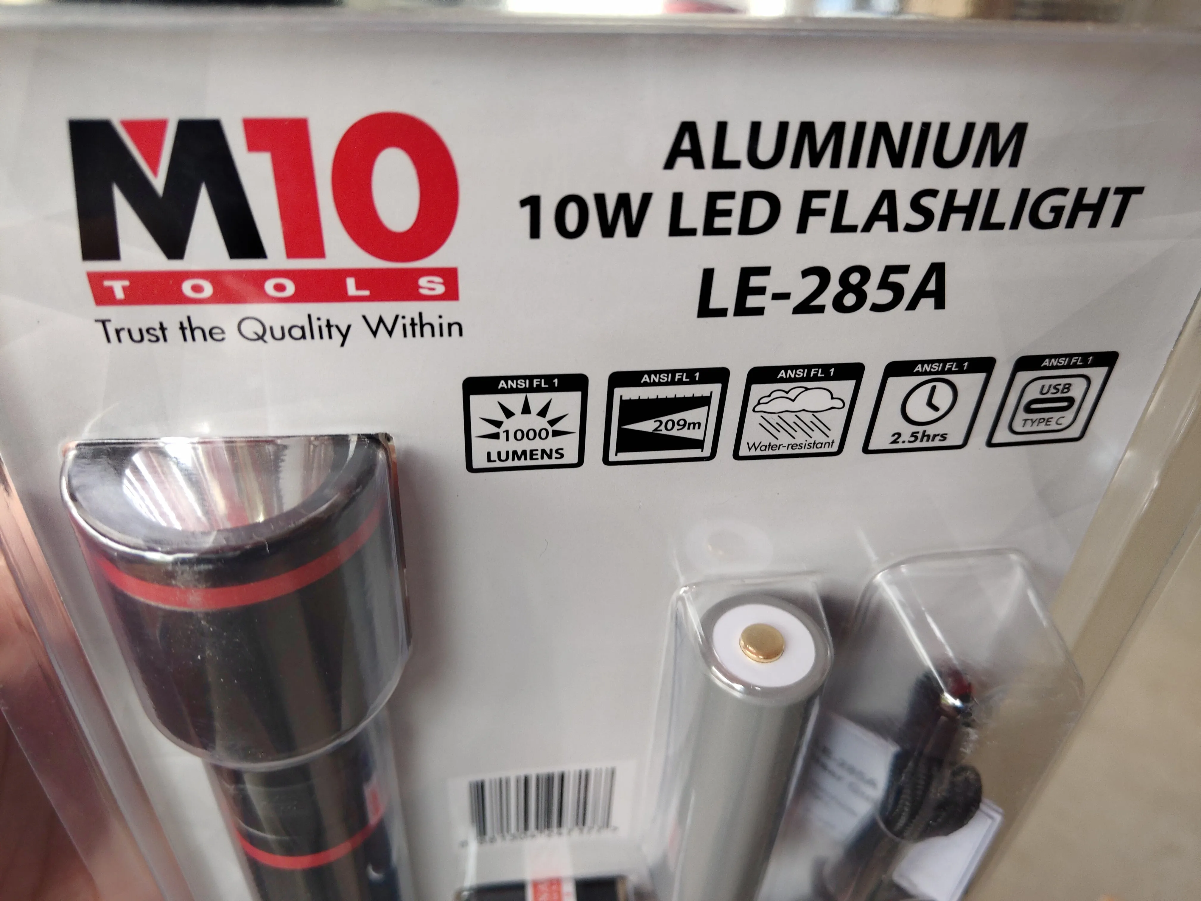 M10 10W LED Rechargeable Flashlight LE-285A (014-032-2855) | Model: LED-MLE285A