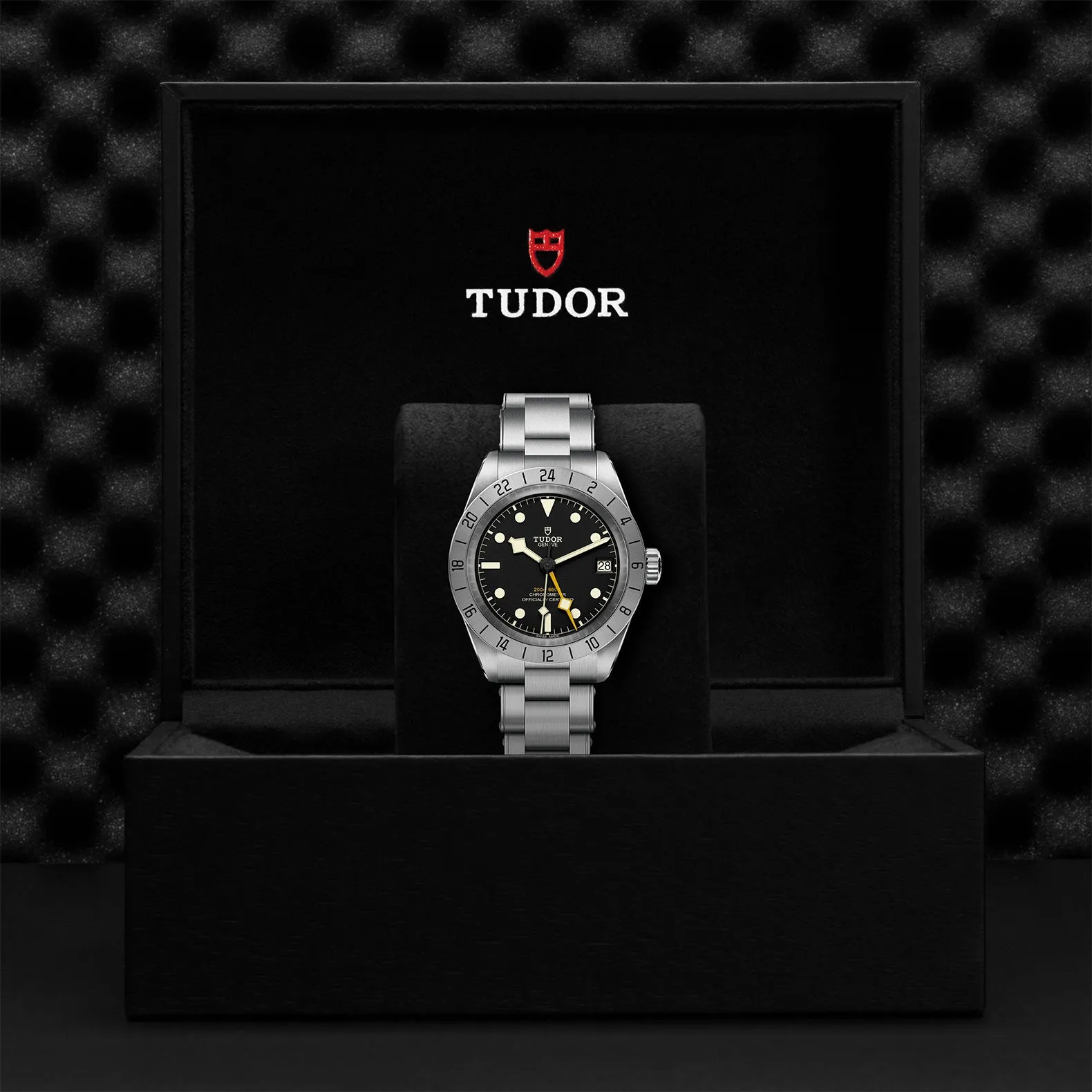 TUDOR Black Bay Pro, 39 mm steel case, Riveted steel bracelet